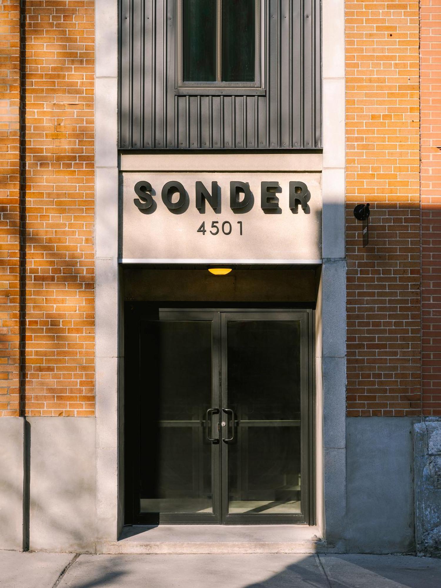 Апарт отель Sonder Le Guerin Монреаль Экстерьер фото